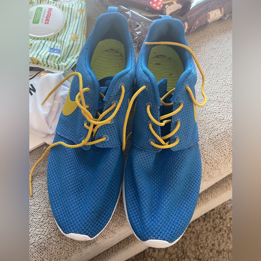 Custom Nike Roshes
